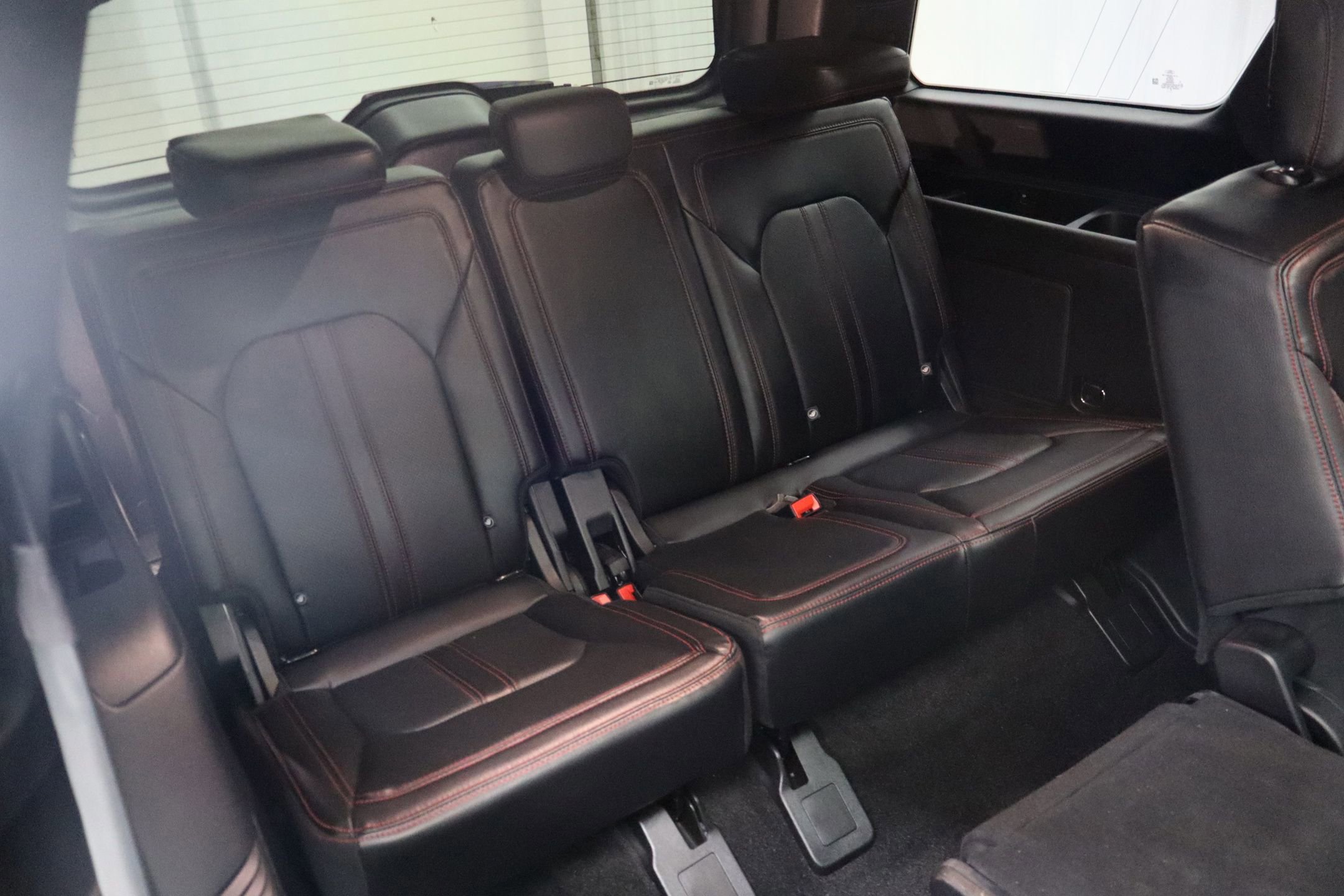 Certified 2020 Ford Expedition Limited image 28