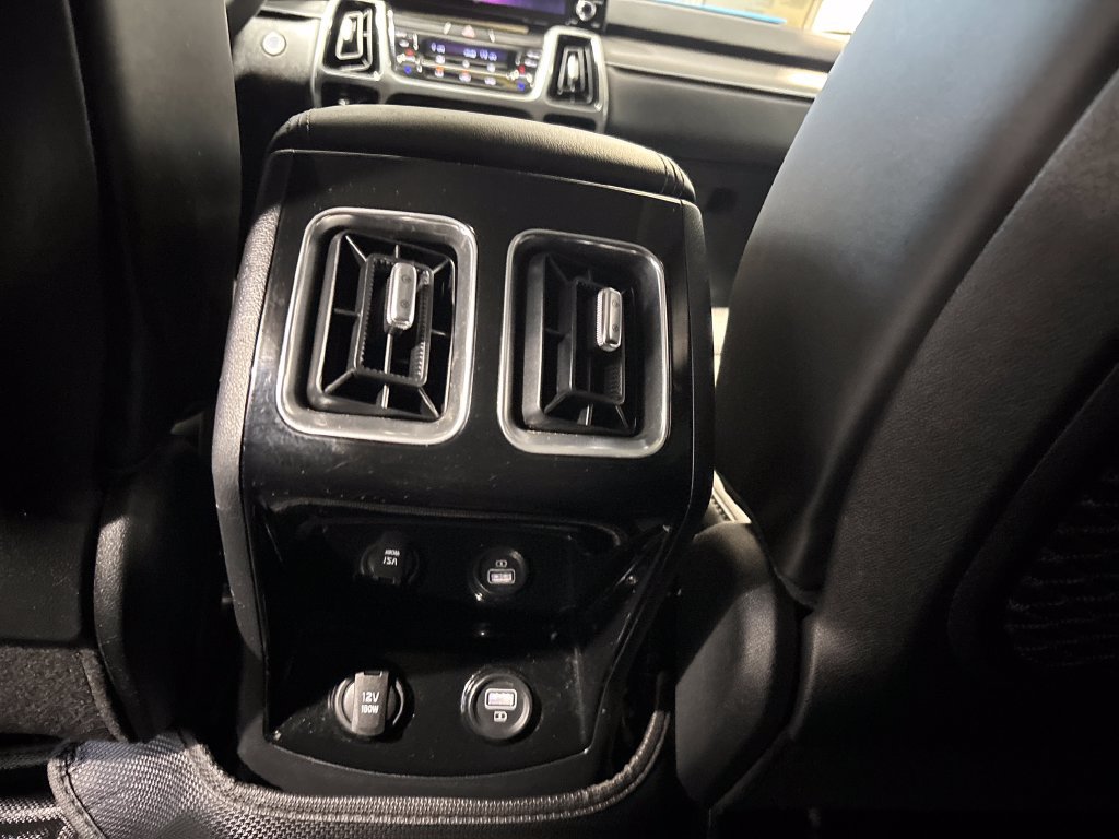 Used 2023 Kia Sorento SX AWD/4WD image 31