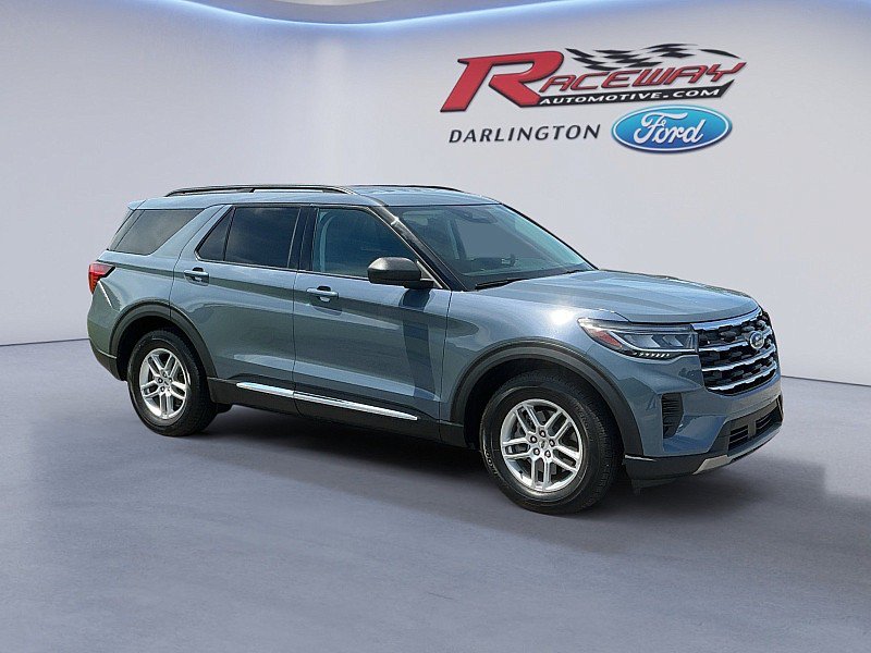Certified 2025 Ford Explorer Active RWD image 2
