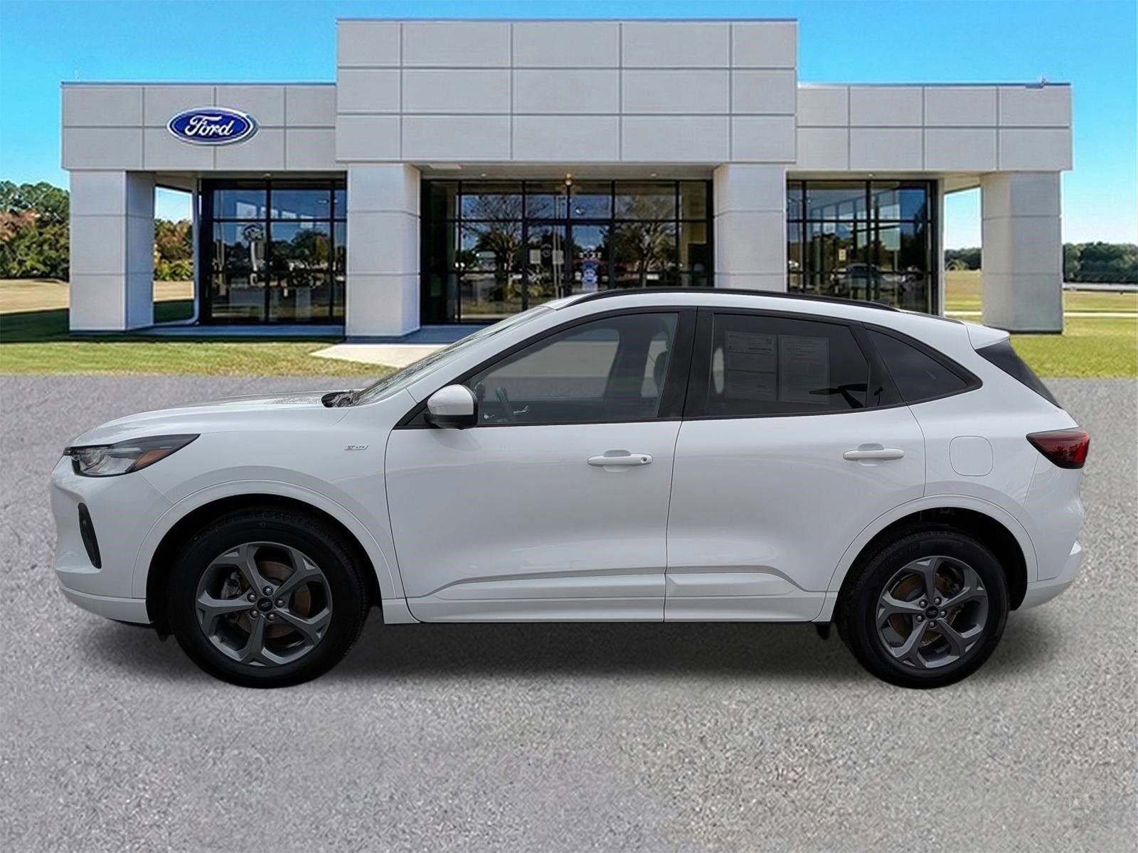 Certified 2023 Ford Escape ST-Line Select w/ Tech Pack #2 image 2