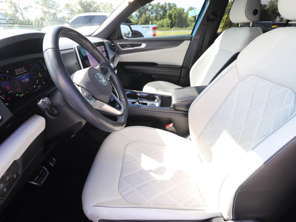 Used 2024 Volkswagen Atlas Cross Sport SEL Premium R-Line AWD/4WD image 2