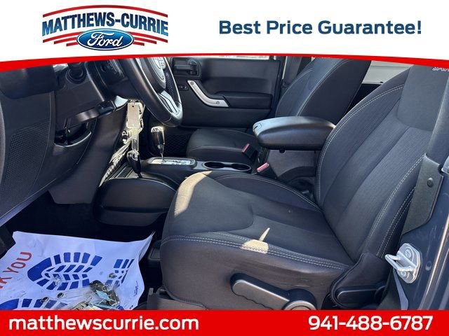 Used 2017 Jeep Wrangler Sahara w/ Connectivity Group image 9