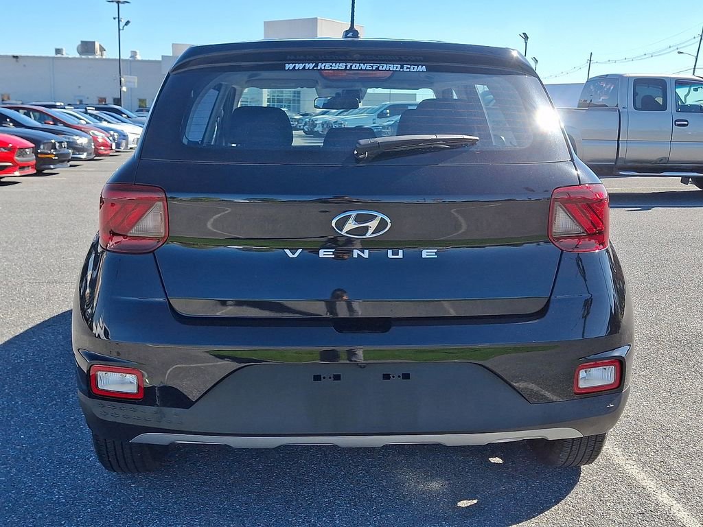 Used 2026 Hyundai Venue SE FWD image 5