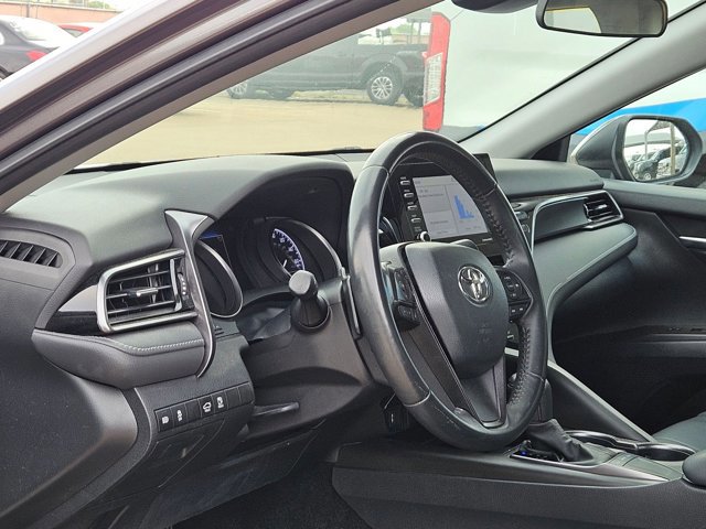 Used 2023 Toyota Camry SE image 9