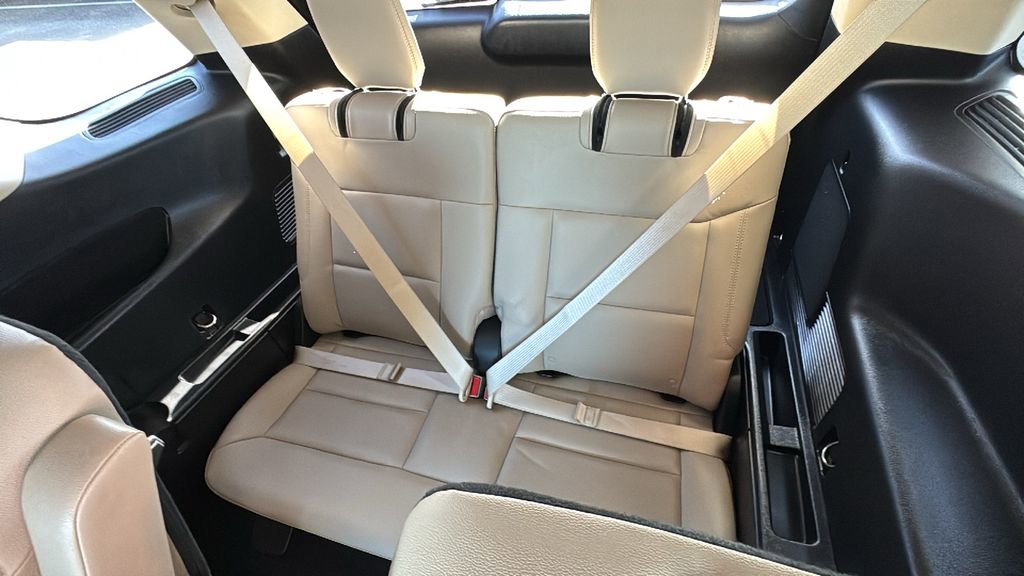 Certified 2021 Ford Explorer Limited w/ Hybrid Equipment Group 310A RWD image 24