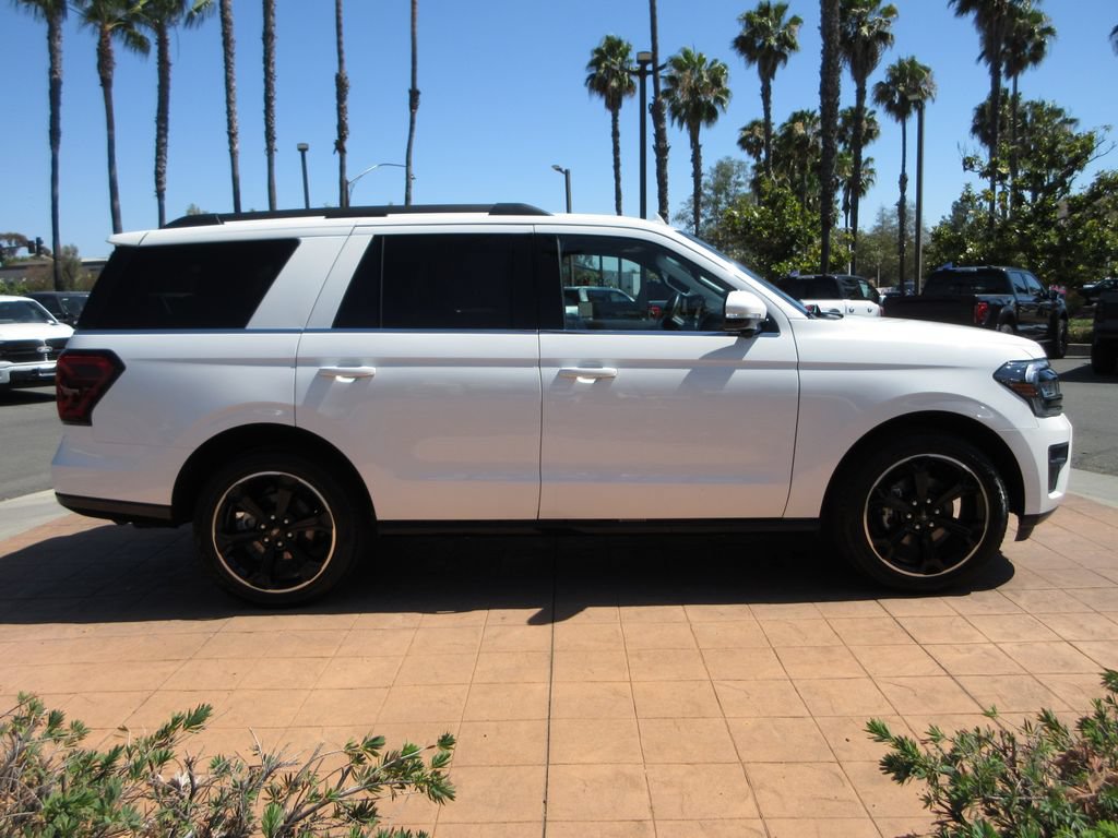 Certified 2023 Ford Expedition Limited AWD/4WD image 5