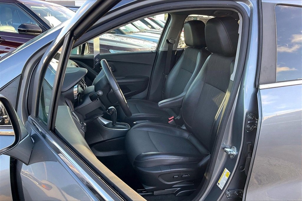 Used 2019 Chevrolet Trax LT w/ LT Convenience Package image 22
