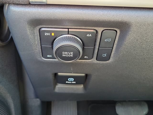 Certified 2025 Ford Expedition Active AWD/4WD image 13