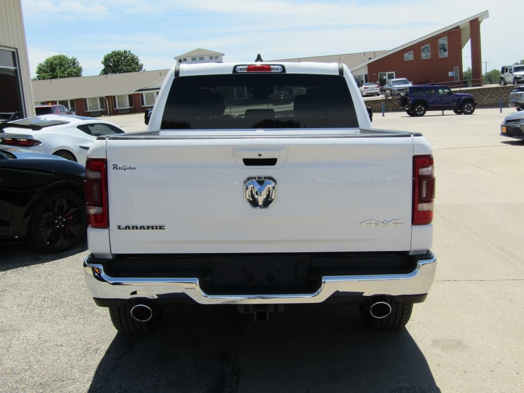 Used 2023 RAM 1500 Laramie AWD/4WD image 4
