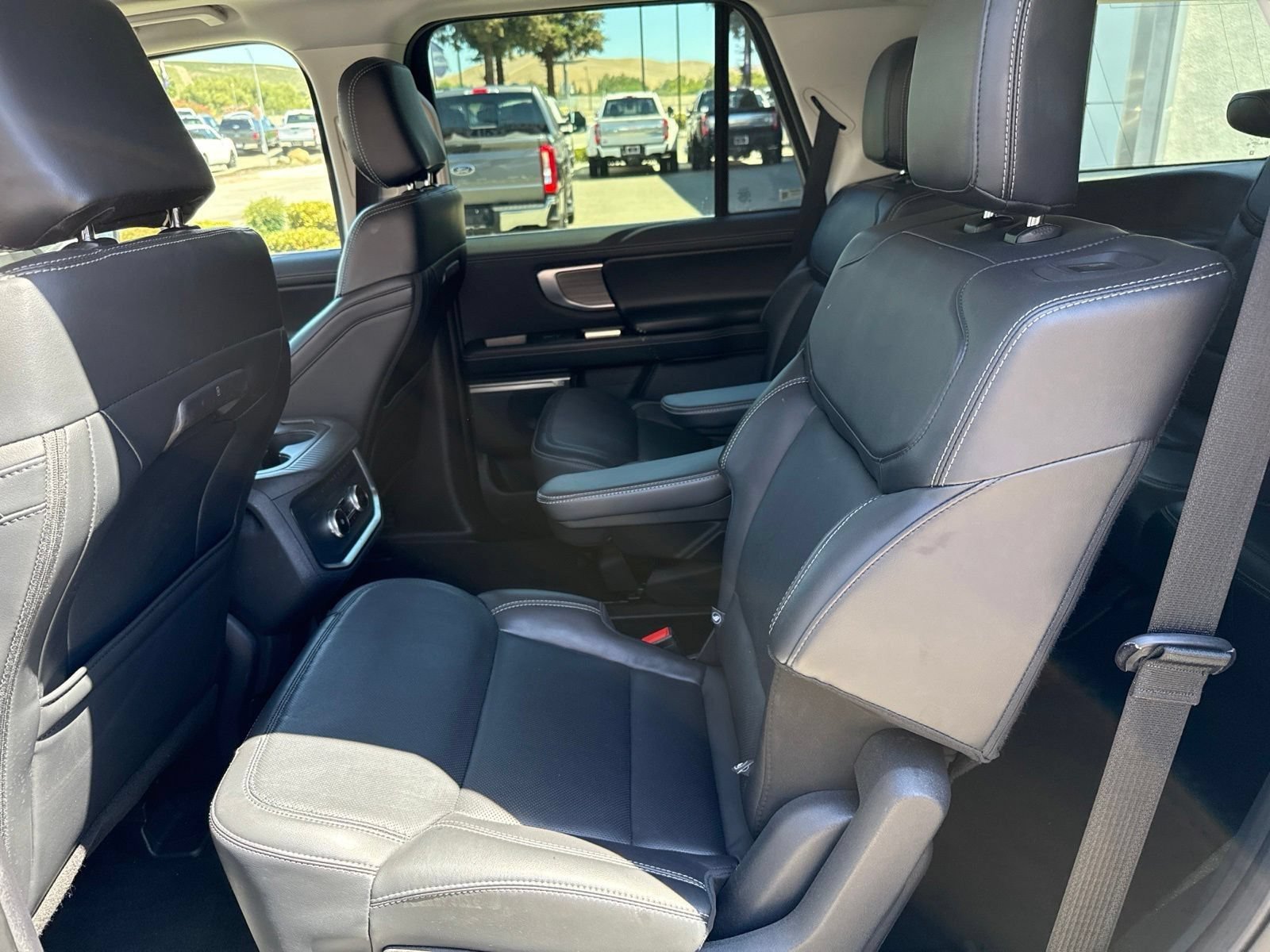 Certified 2025 Ford Expedition Platinum AWD/4WD image 14
