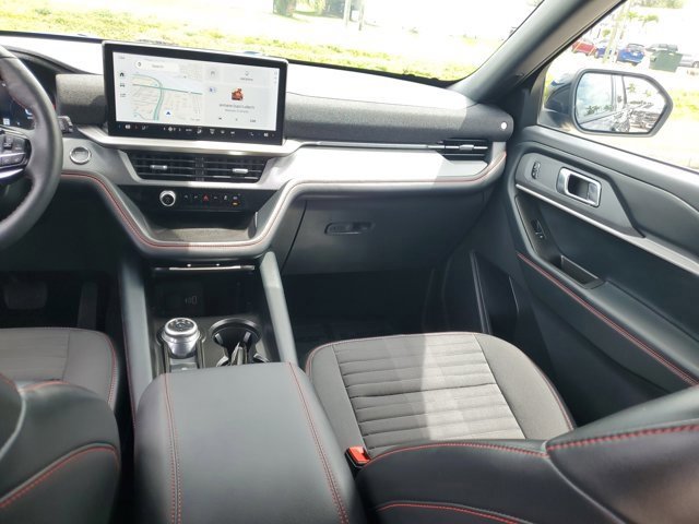 Certified 2025 Ford Explorer ST-Line image 19