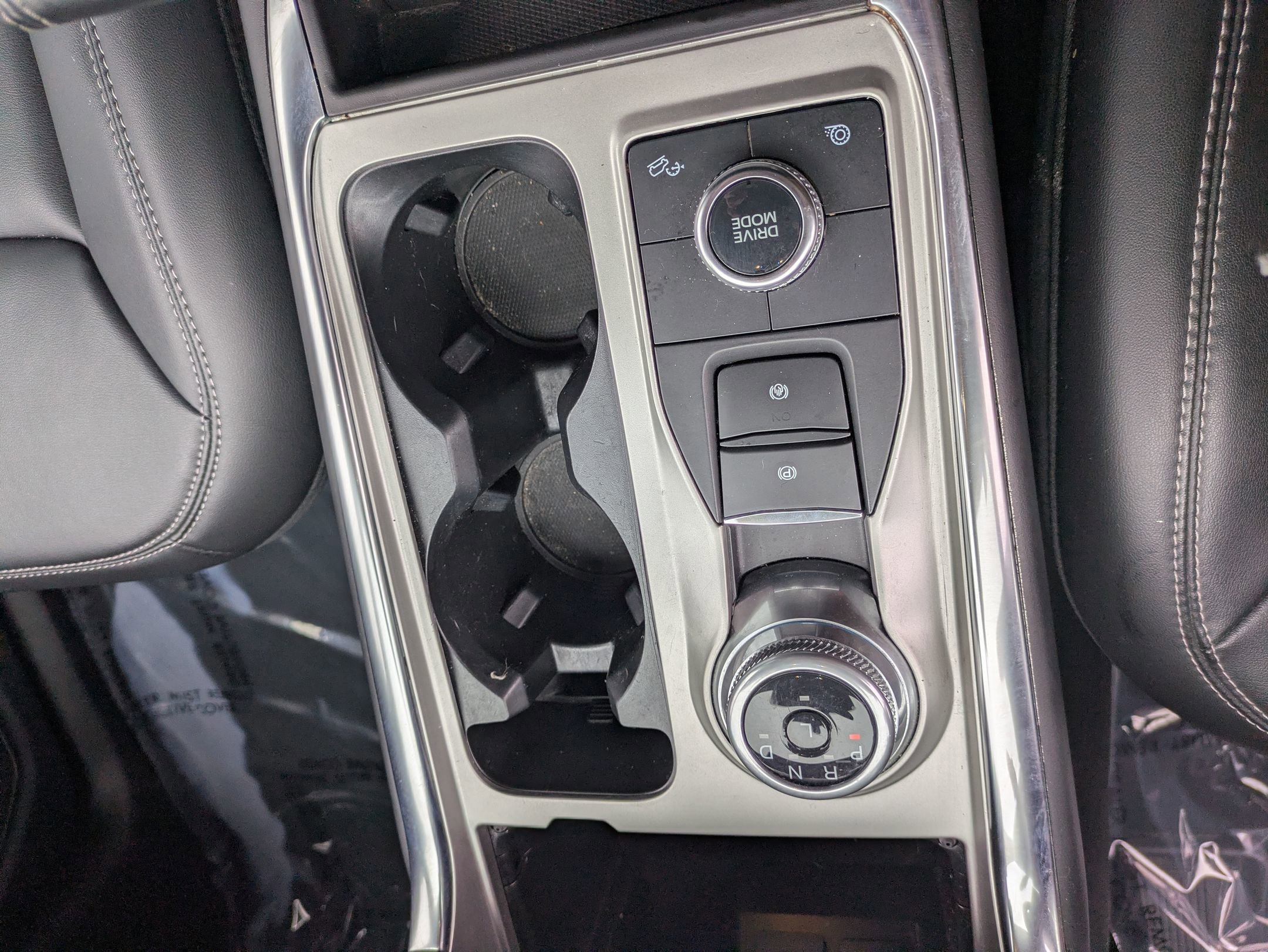 Certified 2022 Ford Explorer XLT w/ Equipment Group 202A image 24