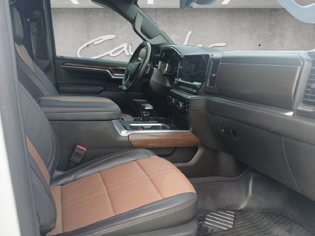Used 2024 Chevrolet Silverado 1500 High Country w/ Technology Package AWD/4WD image 25
