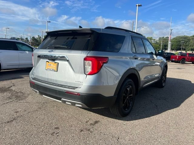 Certified 2023 Ford Explorer XLT w/ Equipment Group 202A AWD/4WD image 4