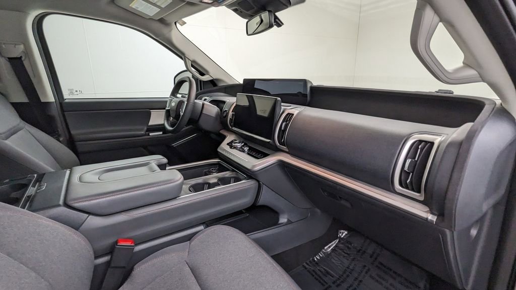 Certified 2025 Ford Expedition Max Active image 40