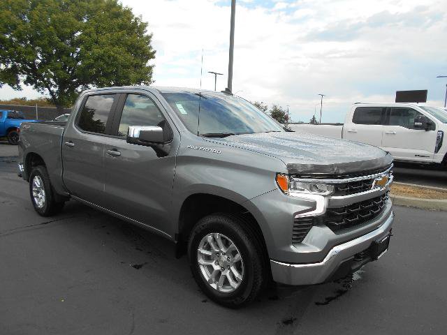 Used 2023 Chevrolet Silverado 1500 LT AWD/4WD image 2