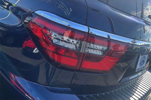 Used 2023 Nissan Armada SL image 31