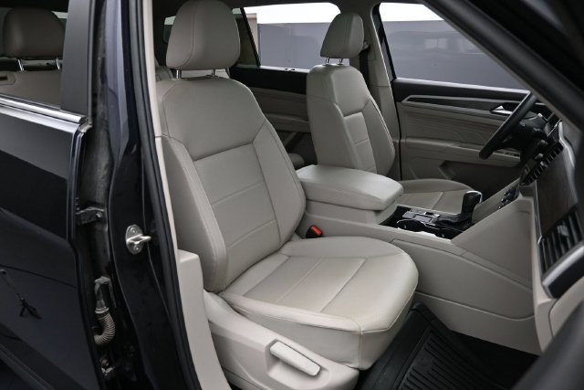 Used 2023 Volkswagen Atlas SE w/ Panoramic Sunroof Package FWD image 30
