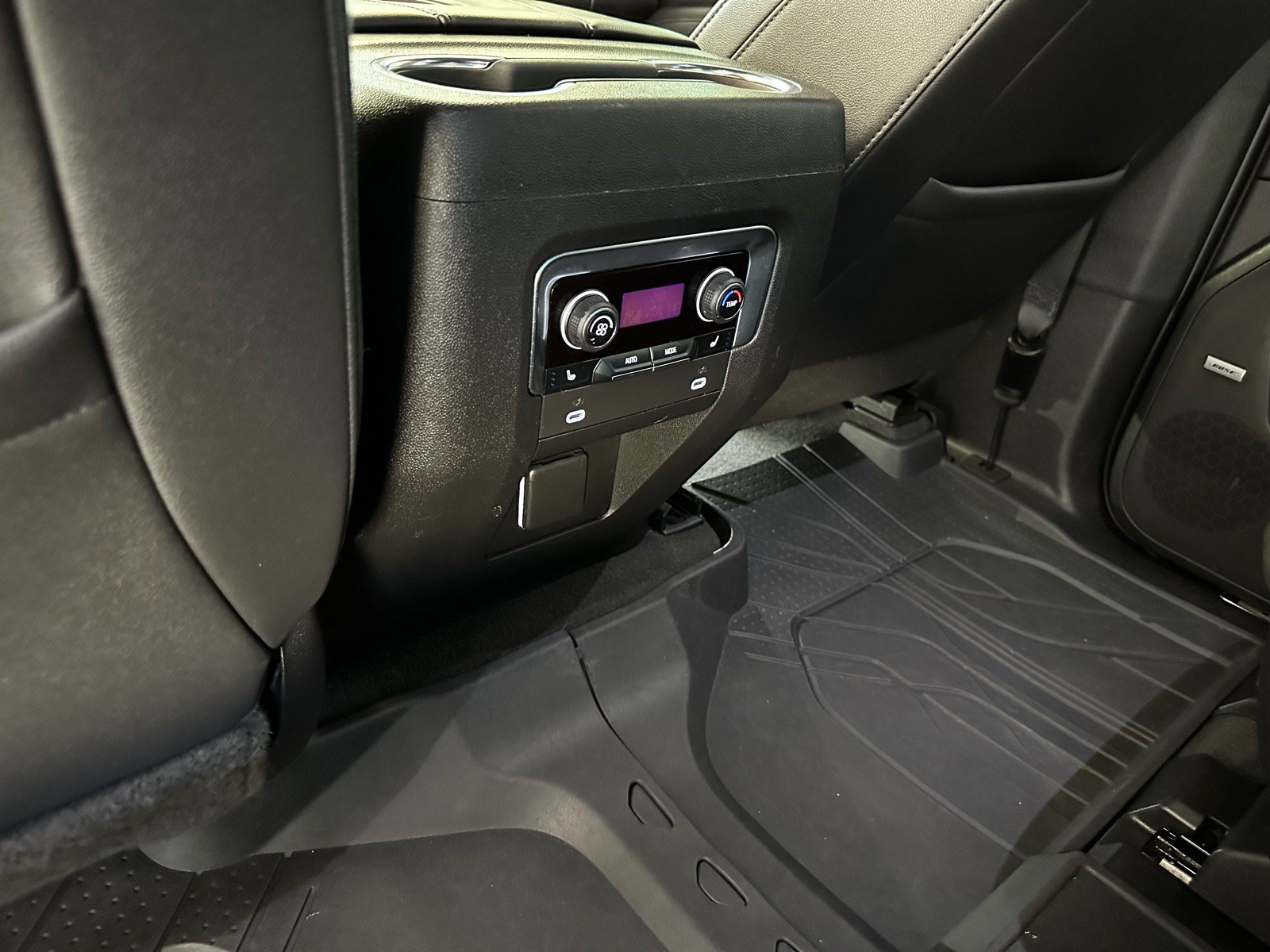 Used 2022 Chevrolet Tahoe LT w/ Luxury Package RWD image 24