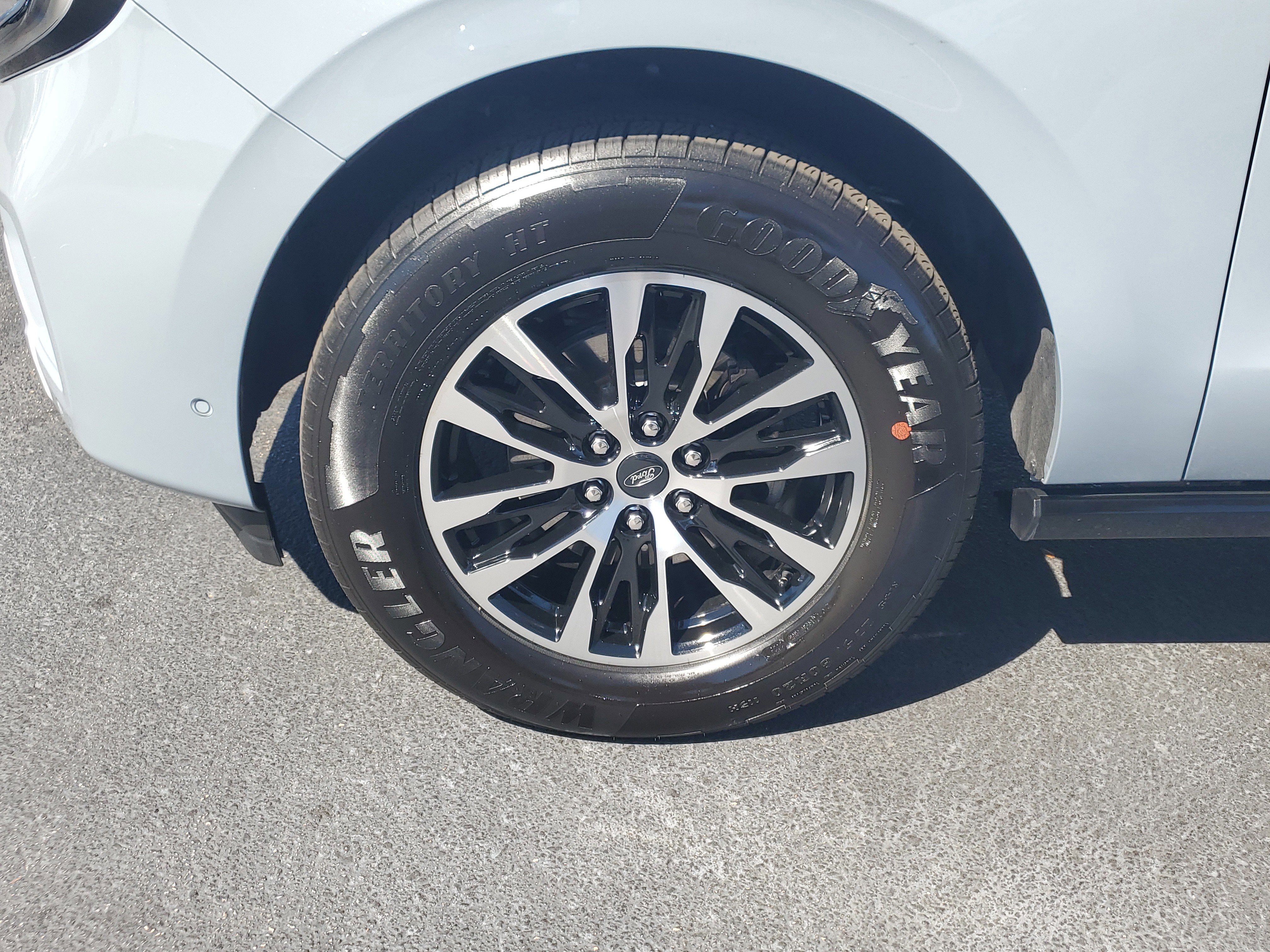 Certified 2025 Ford Expedition Max Platinum image 8