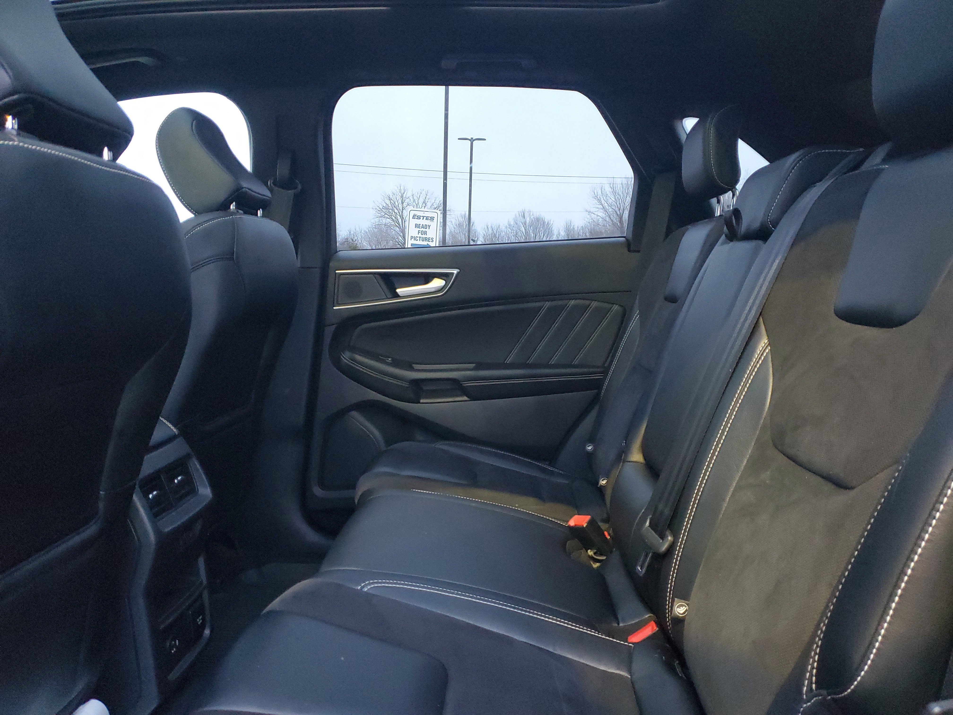 Certified 2022 Ford Edge ST w/ Equipment Group 401A image 9