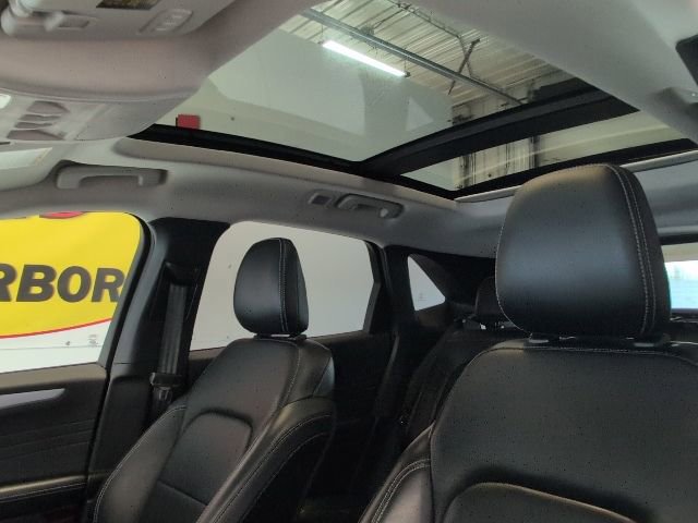 Certified 2024 Ford Escape Platinum image 28