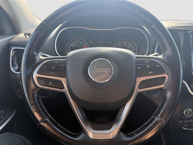 Used 2019 Jeep Cherokee Limited AWD/4WD image 11