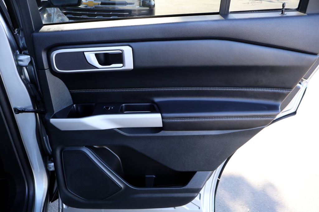 Certified 2024 Ford Explorer XLT RWD image 22