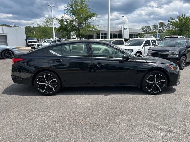Used 2024 Nissan Altima 2.5 SR FWD image 3