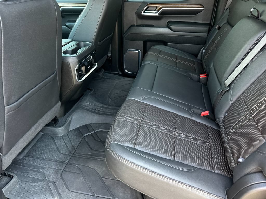 Used 2024 Chevrolet Silverado 1500 High Country w/ Technology Package AWD/4WD image 11