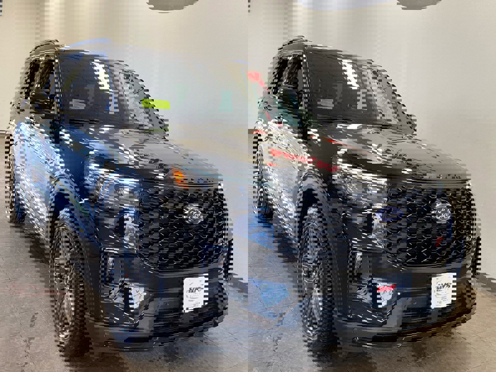 Certified 2025 Ford Explorer ST image 2