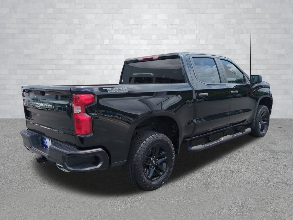 Used 2022 Chevrolet Silverado 1500 Custom Trail Boss w/ Midnight Edition AWD/4WD image 5