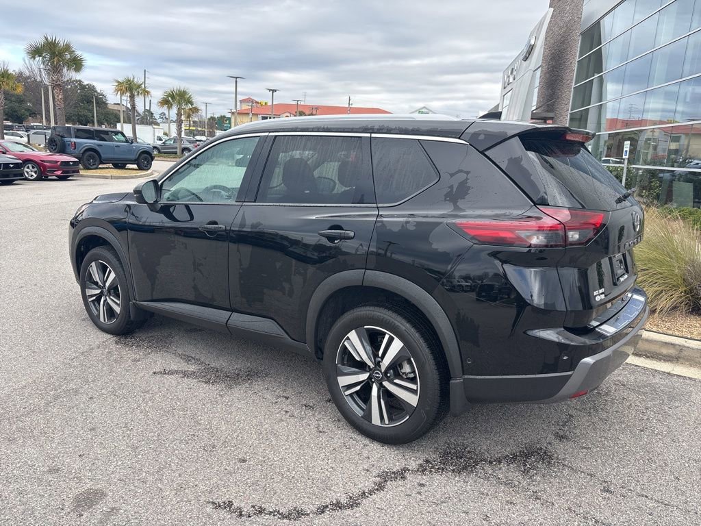 Used 2024 Nissan Rogue SL w/ SL Premium Package image 3