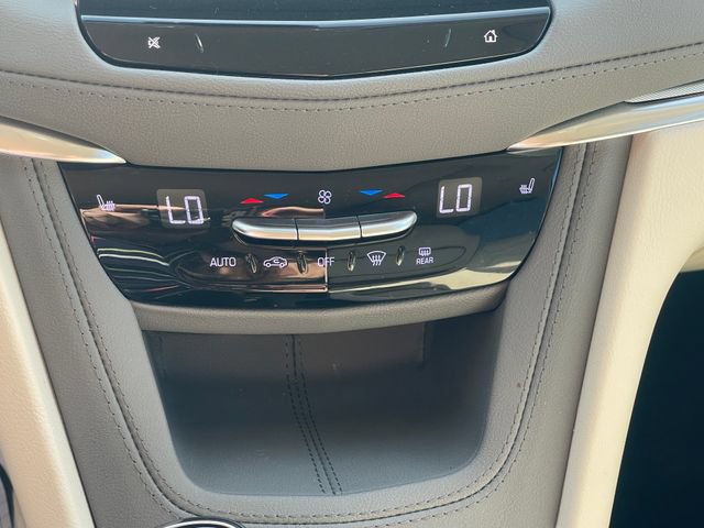 Used 2022 Cadillac XT5 Premium Luxury w/ Technology Package AWD/4WD image 22