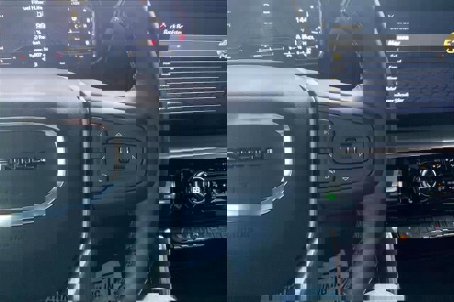 Used 2025 GMC Sierra 2500 Denali Ultimate image 19