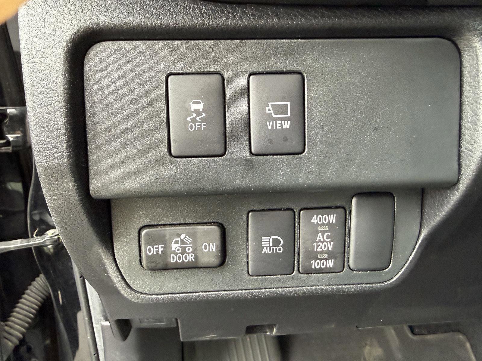 Used 2023 Toyota Tacoma Limited image 10