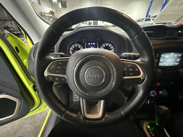 Used 2017 Jeep Renegade Latitude w/ Cold Weather Group FWD image 15