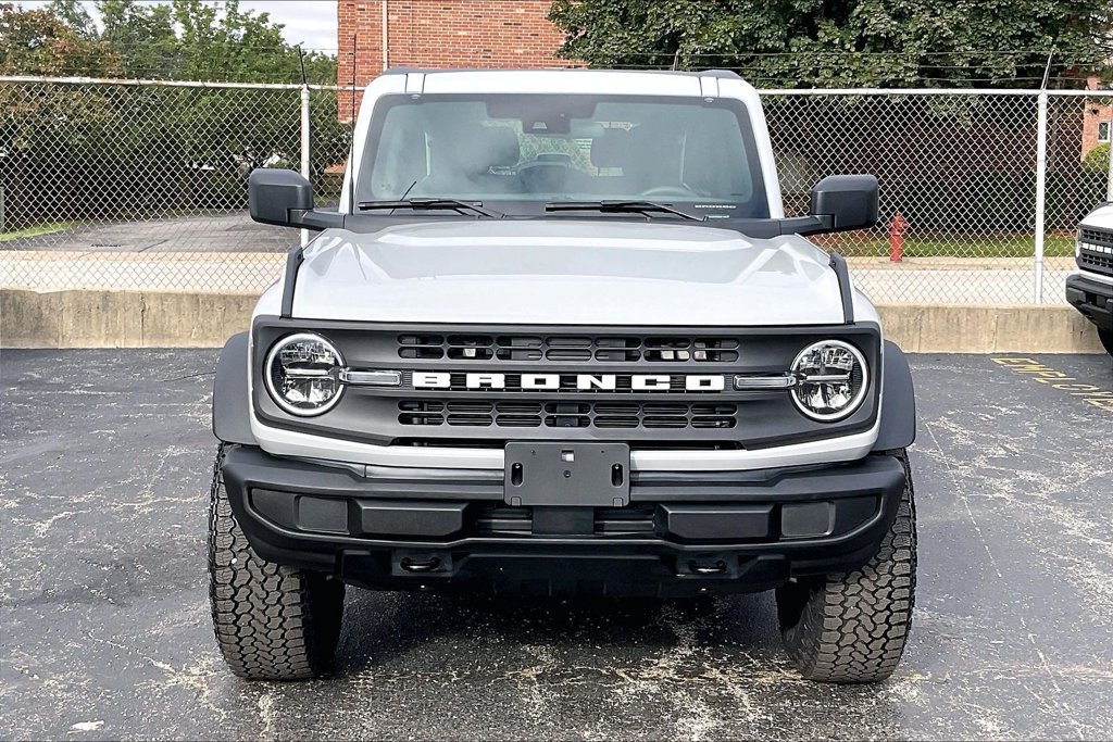 Certified 2026 Ford Bronco 2-Door w/ Sasquatch Package AWD/4WD image 2