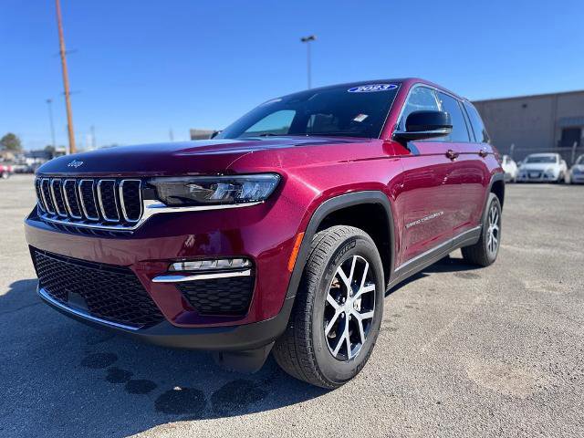 Used 2023 Jeep Grand Cherokee Limited image 2