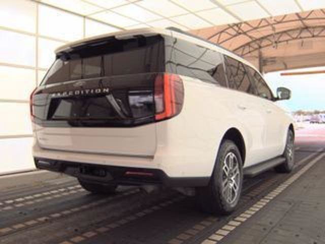 Certified 2025 Ford Expedition Active AWD/4WD image 5