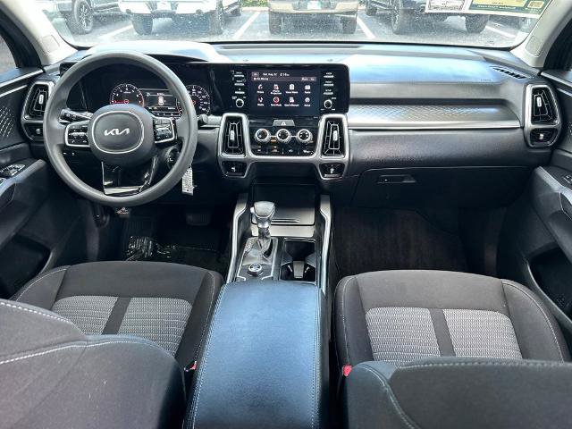 Used 2023 Kia Sorento LX FWD image 10