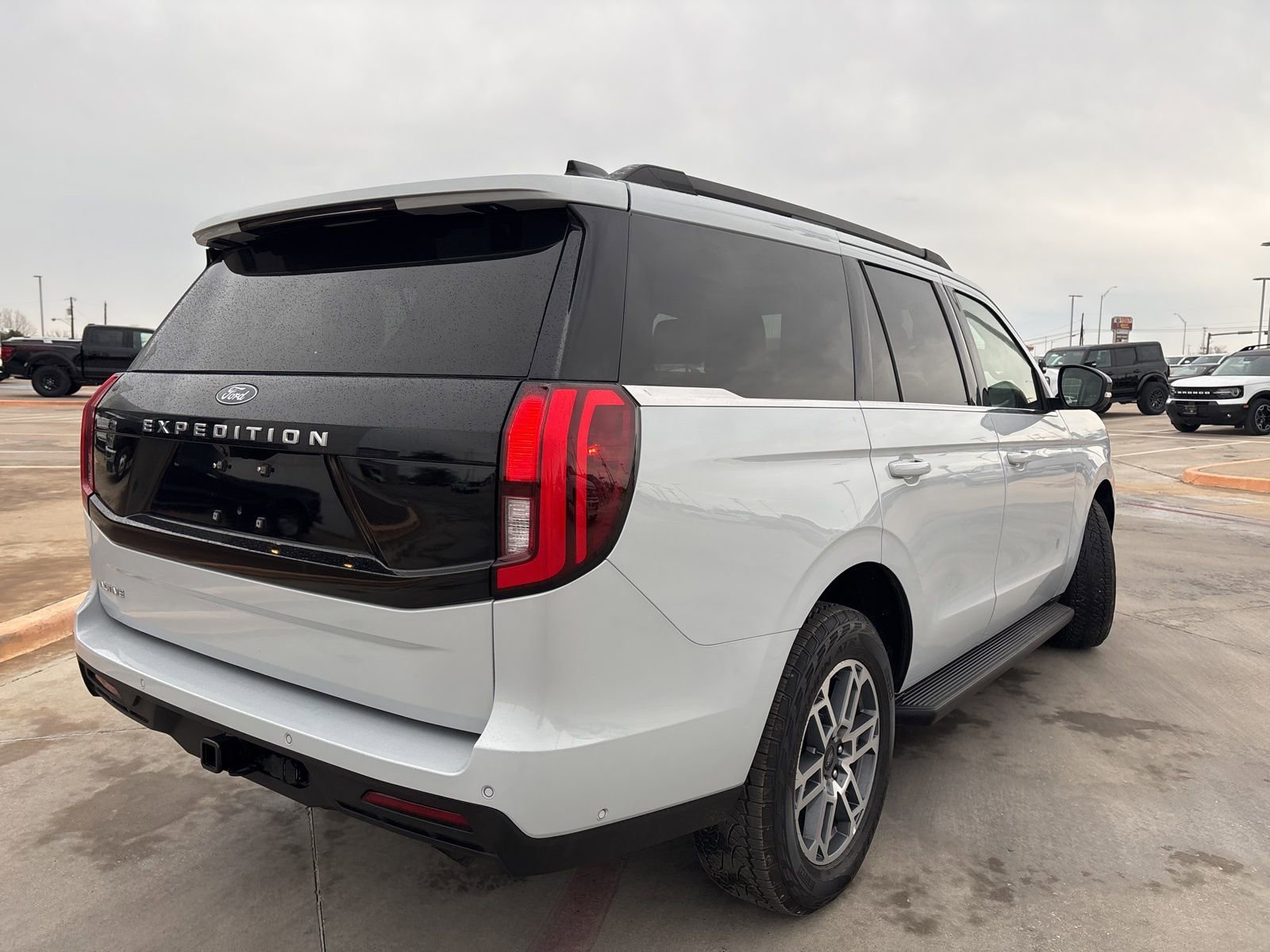 Certified 2025 Ford Expedition Active image 7