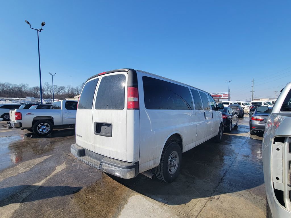 Used 2017 Chevrolet Express 3500 LT w/ LT Preferred Equipment Group image 16