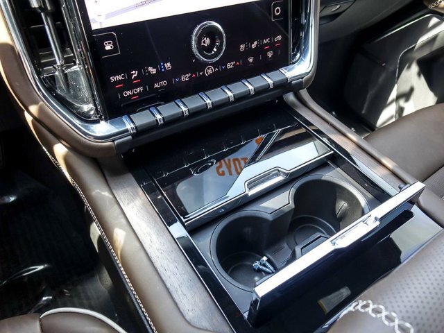 Used 2026 GMC Yukon Denali Ultimate AWD/4WD image 29