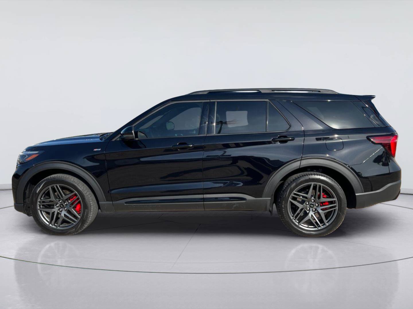 Certified 2026 Ford Explorer ST-Line w/ ST-Line Street Pack RWD image 14