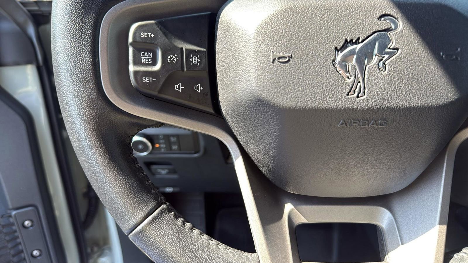 Certified 2024 Ford Bronco Black Diamond image 17