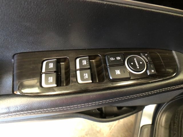 Used 2020 Kia Sorento LX image 12