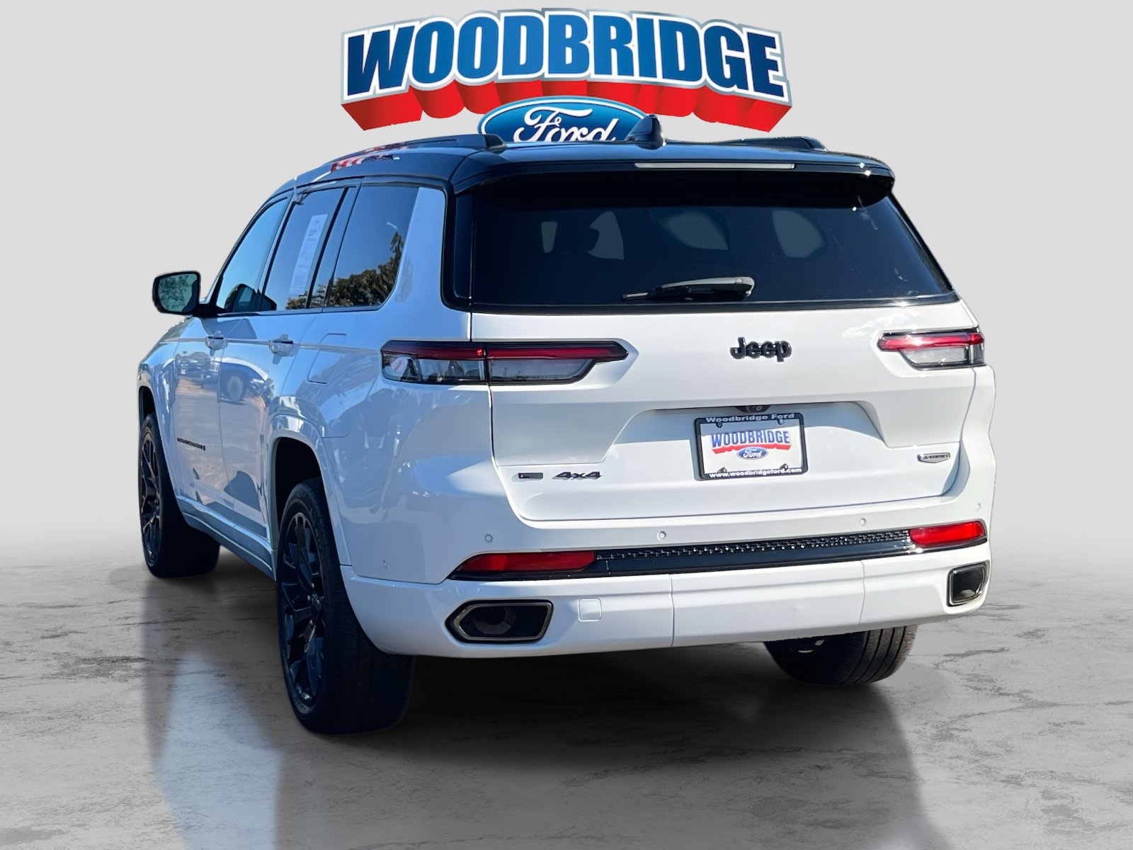 Used 2023 Jeep Grand Cherokee L Summit w/ High Altitude Package image 3