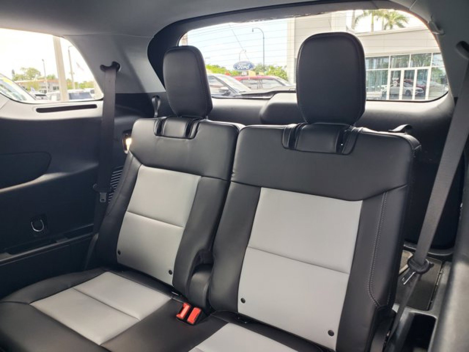 Certified 2023 Ford Explorer XLT w/ Equipment Group 202A RWD image 30
