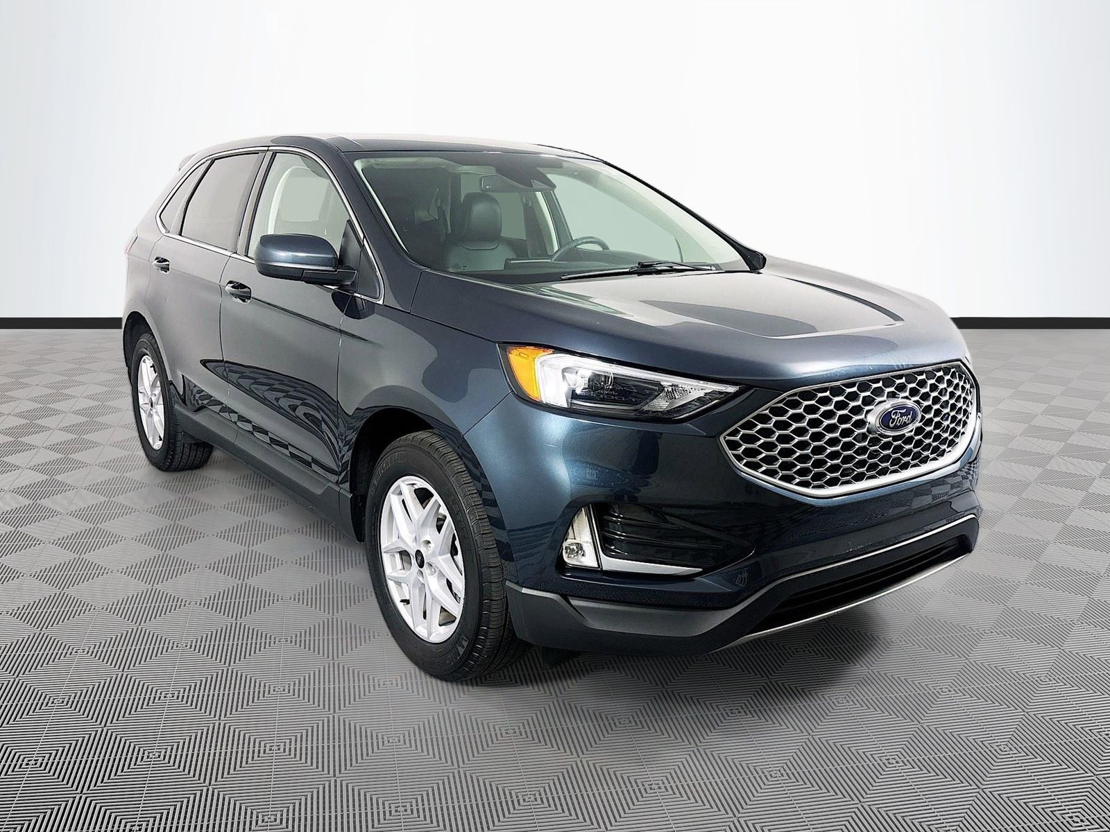 Certified 2024 Ford Edge SEL w/ Convenience Package